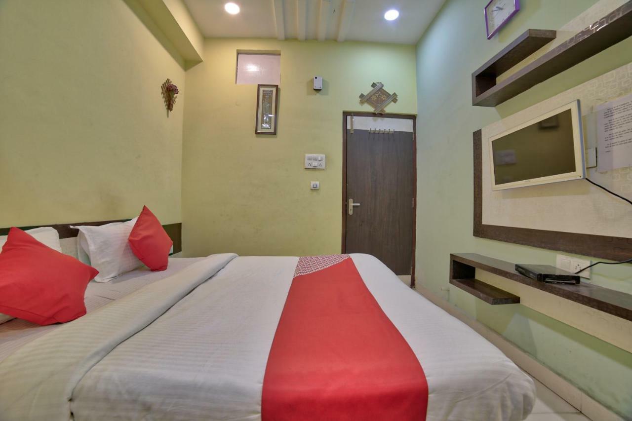Oyo 35538 Hotel Risha Chandrapur Eksteriør billede