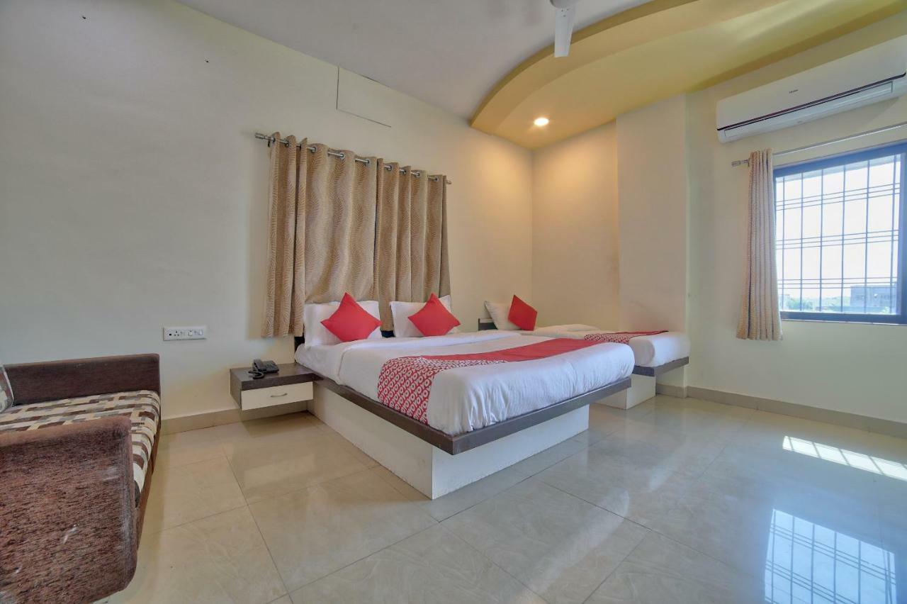 Oyo 35538 Hotel Risha Chandrapur Eksteriør billede